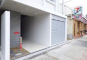 ①正面外観